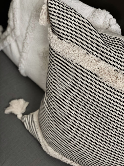 Millia, Cushion Cover, H60xW60cm, White/Black, Thassels